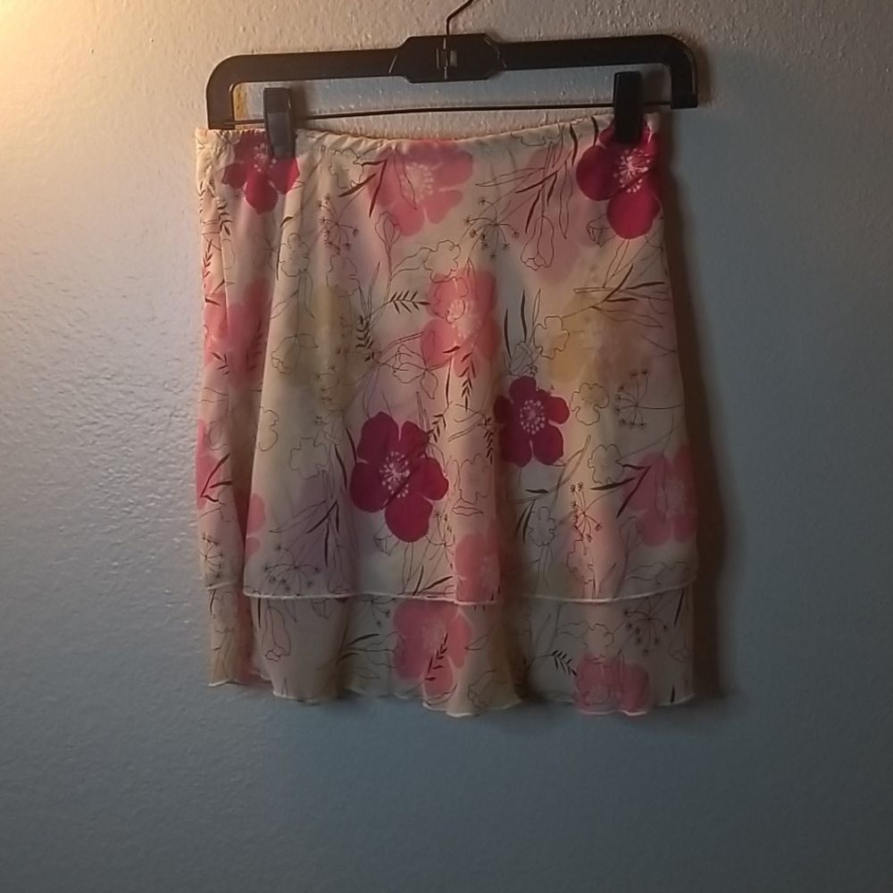 Floral mini skirt.